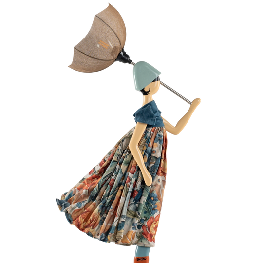 Little Girl Lamp // Teresia